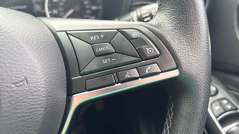 Nissan Juke 1.6 Hybrid N-Connecta 5dr Auto Hybrid Hatchback - Image 27