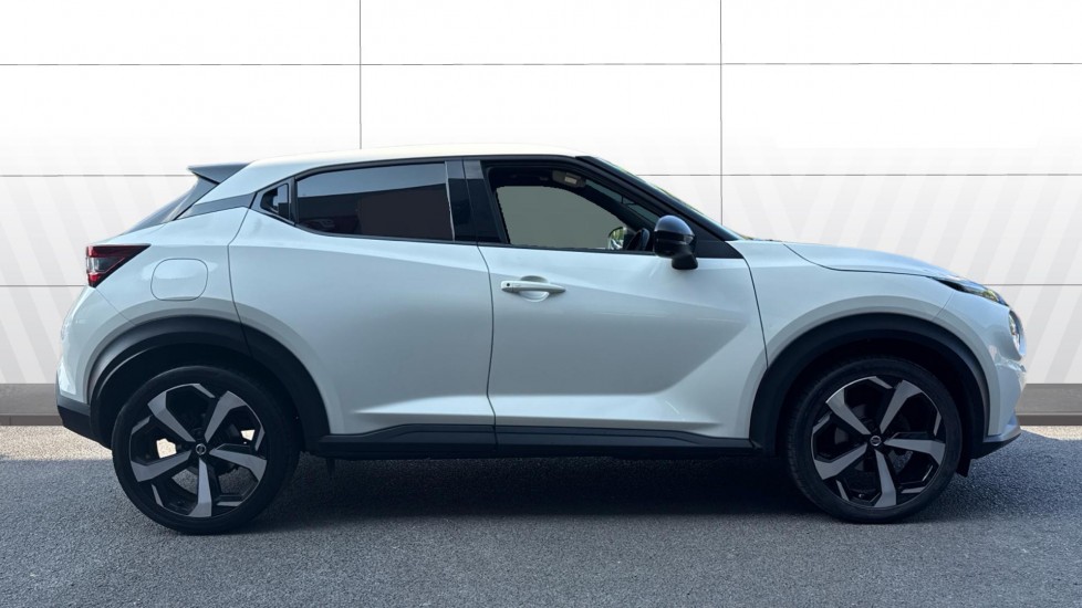 Nissan Juke 1.0 DiG-T 114 Tekna 5dr Petrol Hatchback - Image 5