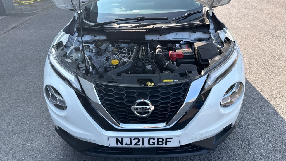 Nissan Juke 1.0 DiG-T 114 Tekna 5dr Petrol Hatchback - Image 8