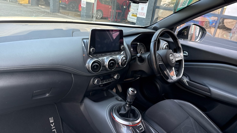 Nissan Juke 1.0 DiG-T 114 Tekna 5dr Petrol Hatchback - Image 9