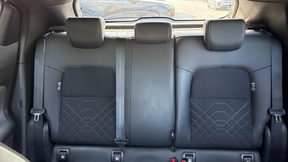 Nissan Juke 1.0 DiG-T 114 Tekna 5dr Petrol Hatchback - Image 15