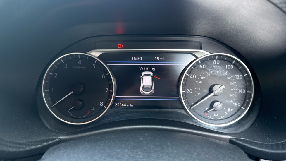 Nissan Juke 1.0 DiG-T 114 Tekna 5dr Petrol Hatchback - Image 18