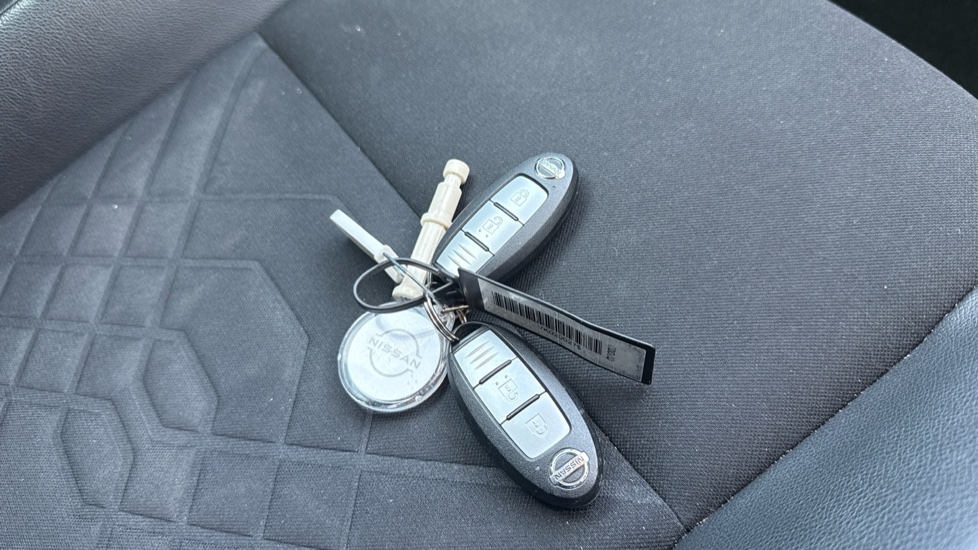Nissan Juke 1.0 DiG-T 114 Tekna 5dr Petrol Hatchback - Image 20