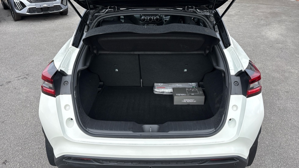 Nissan Juke 1.6 Hybrid Premiere Edition 5dr Auto Hybrid Hatchback - Image 4