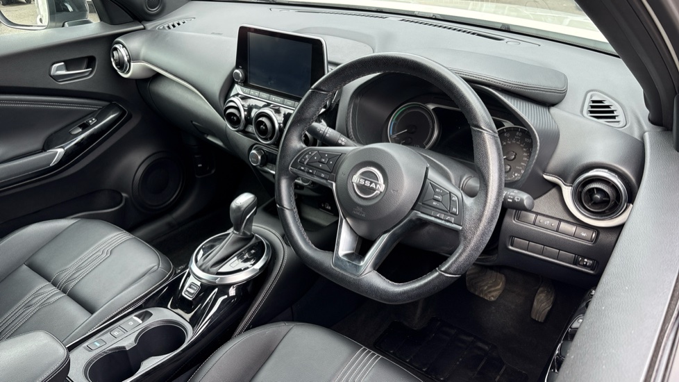Nissan Juke 1.6 Hybrid Premiere Edition 5dr Auto Hybrid Hatchback - Image 11