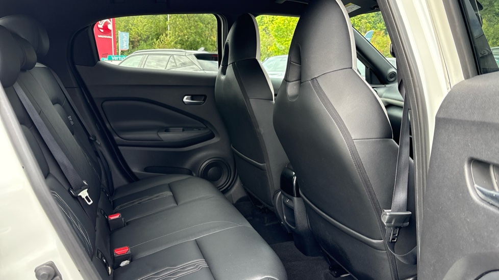 Nissan Juke 1.6 Hybrid Premiere Edition 5dr Auto Hybrid Hatchback - Image 16