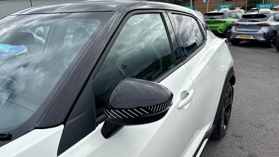 Nissan Juke 1.6 Hybrid Premiere Edition 5dr Auto Hybrid Hatchback - Image 23