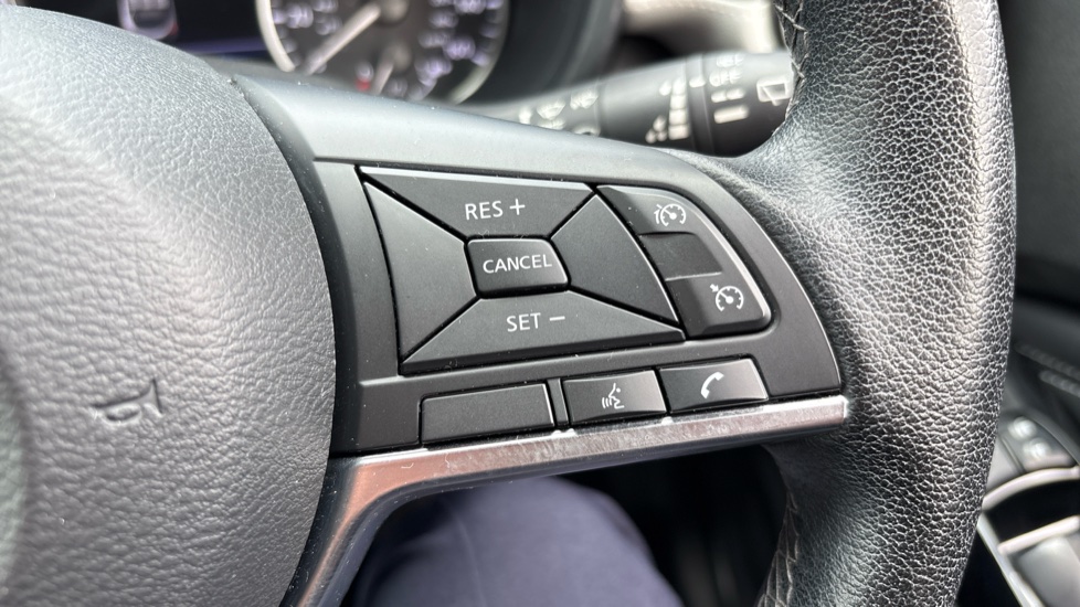 Nissan Juke 1.6 Hybrid Premiere Edition 5dr Auto Hybrid Hatchback - Image 28