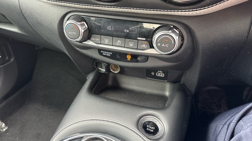 Nissan Juke 1.6 Hybrid Premiere Edition 5dr Auto Hybrid Hatchback - Image 30