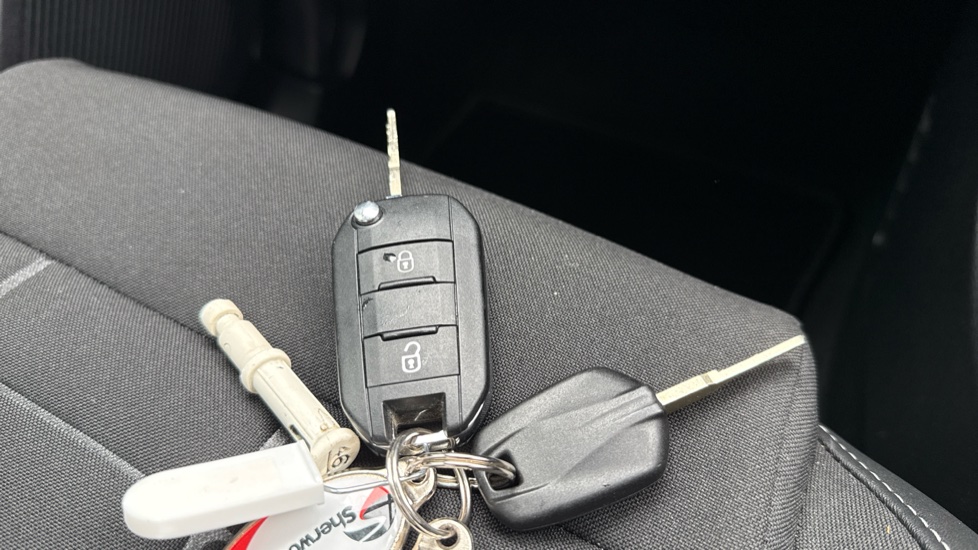 Citroen C3 1.2 Hybrid [110] Max 5dr e-DCS6 Petrol Hatchback - Image 20