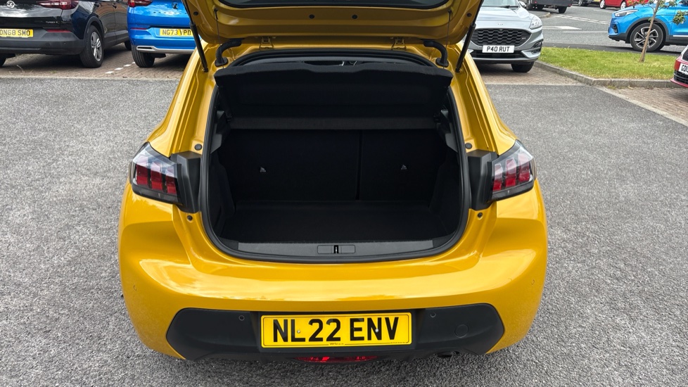 Peugeot 208 1.2 PureTech Active Premium 5dr Petrol Hatchback - Image 4