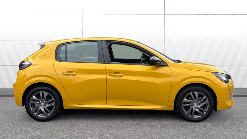 Peugeot 208 1.2 PureTech Active Premium 5dr Petrol Hatchback - Image 5