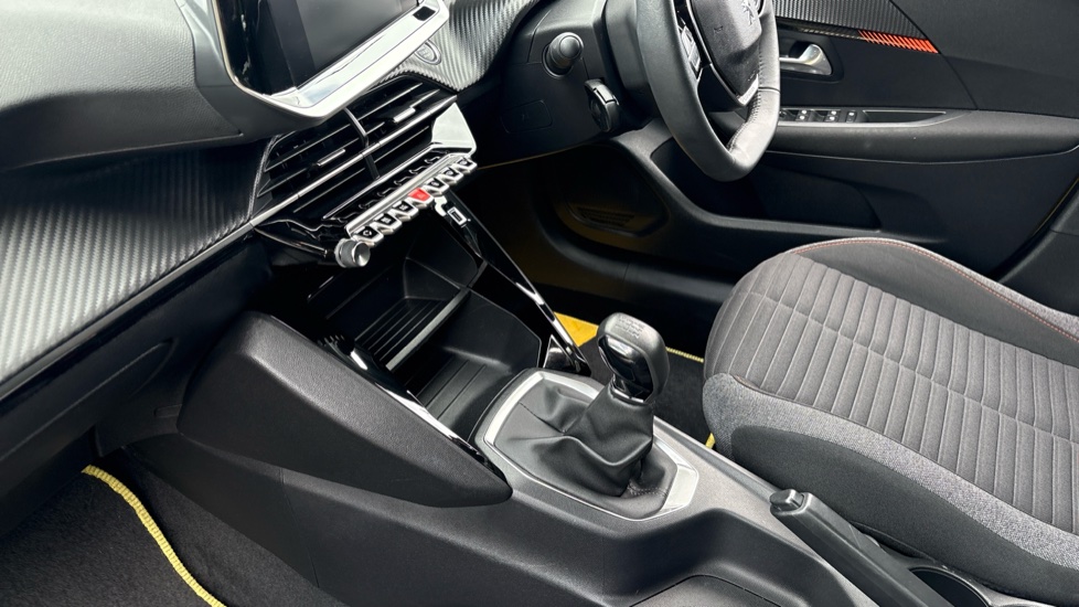 Peugeot 208 1.2 PureTech Active Premium 5dr Petrol Hatchback - Image 13