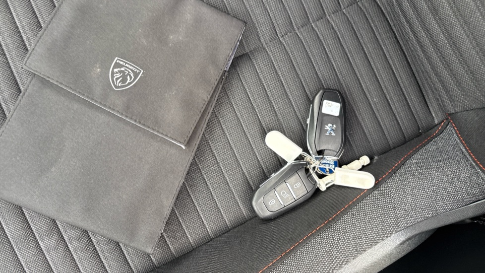 Peugeot 208 1.2 PureTech Active Premium 5dr Petrol Hatchback - Image 19