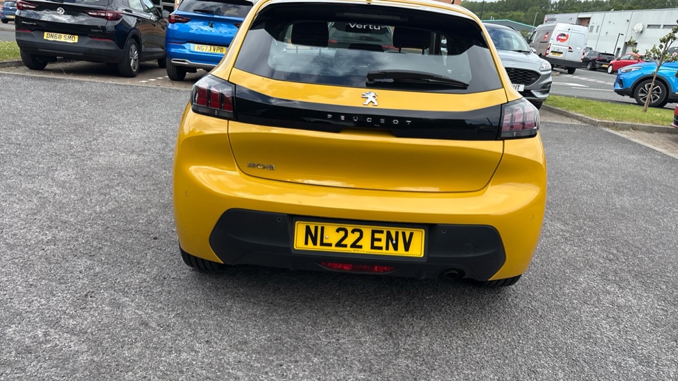Peugeot 208 1.2 PureTech Active Premium 5dr Petrol Hatchback - Image 23