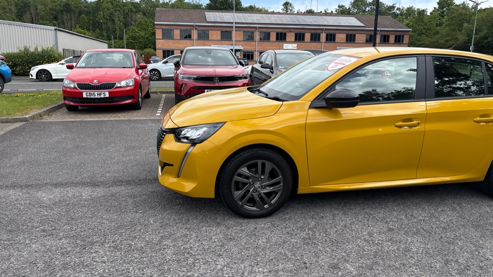 Peugeot 208 1.2 PureTech Active Premium 5dr Petrol Hatchback - Image 26