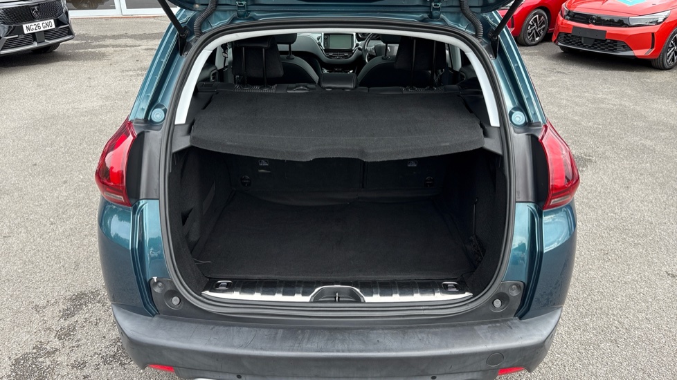 Peugeot 2008 1.2 PureTech Allure Premium 5dr [Start Stop] Petrol Estate - Image 4