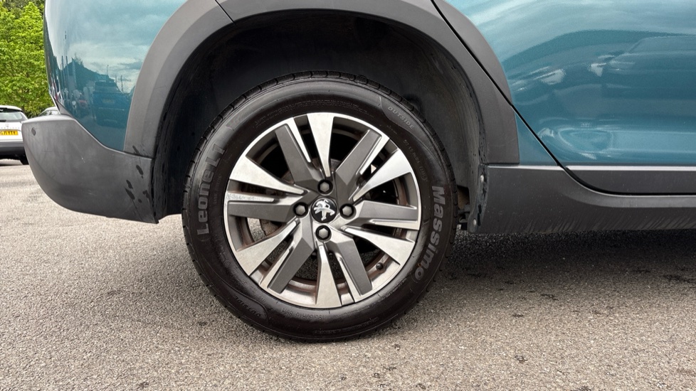 Peugeot 2008 1.2 PureTech Allure Premium 5dr [Start Stop] Petrol Estate - Image 7