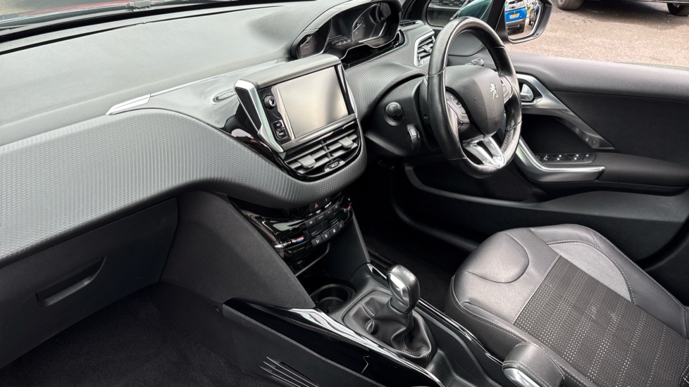 Peugeot 2008 1.2 PureTech Allure Premium 5dr [Start Stop] Petrol Estate - Image 9