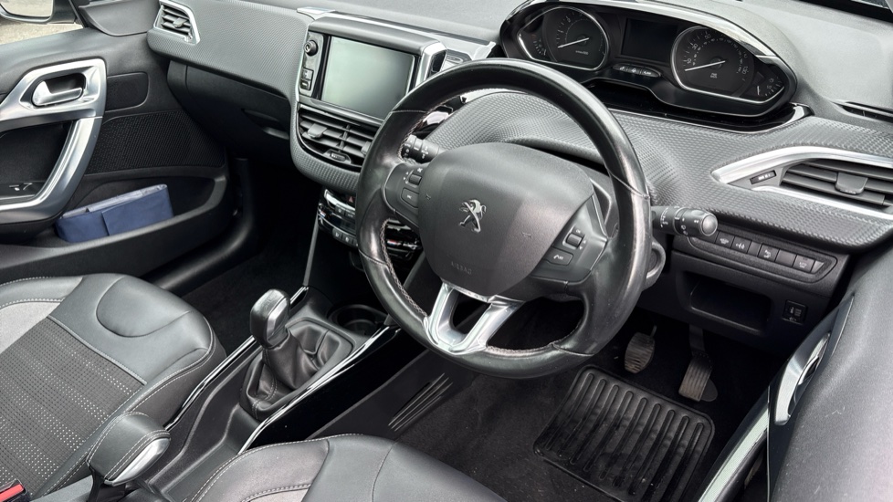 Peugeot 2008 1.2 PureTech Allure Premium 5dr [Start Stop] Petrol Estate - Image 11