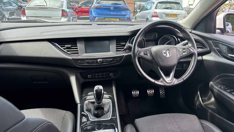 Vauxhall Insignia 1.5T SRi 5dr Petrol Hatchback - Image 10
