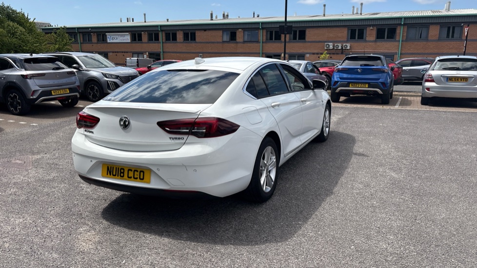 Vauxhall Insignia 1.5T SRi 5dr Petrol Hatchback - Image 25
