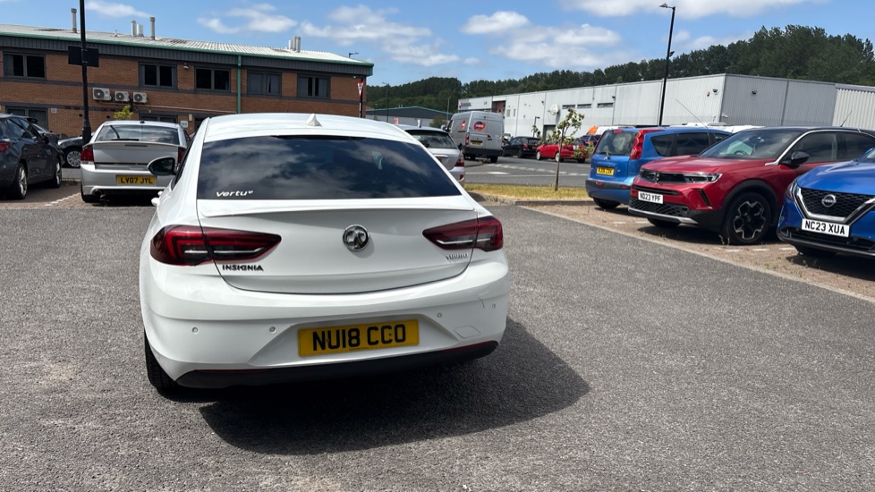 Vauxhall Insignia 1.5T SRi 5dr Petrol Hatchback - Image 26