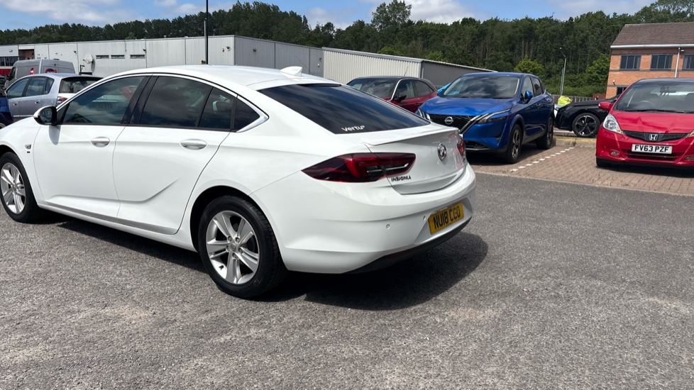Vauxhall Insignia 1.5T SRi 5dr Petrol Hatchback - Image 27