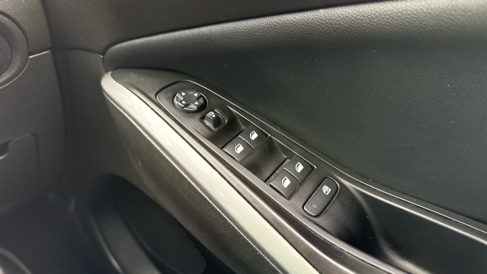 Vauxhall Grandland 1.2 Turbo Ultimate 5dr Petrol Hatchback - Image 33