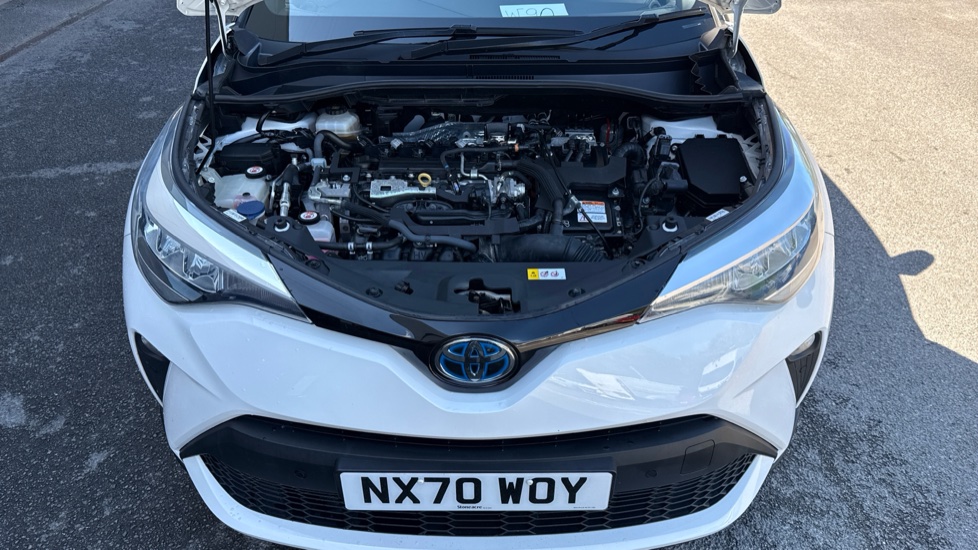 Toyota C-HR 2.0 Hybrid Design 5dr CVT Hybrid Hatchback - Image 8
