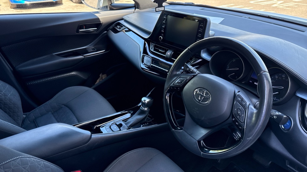 Toyota C-HR 2.0 Hybrid Design 5dr CVT Hybrid Hatchback - Image 11