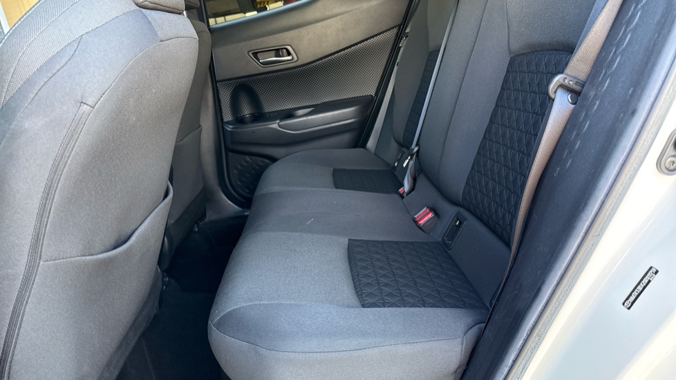 Toyota C-HR 2.0 Hybrid Design 5dr CVT Hybrid Hatchback - Image 16