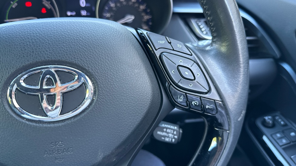 Toyota C-HR 2.0 Hybrid Design 5dr CVT Hybrid Hatchback - Image 27