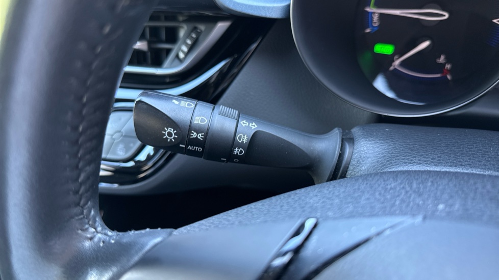 Toyota C-HR 2.0 Hybrid Design 5dr CVT Hybrid Hatchback - Image 29