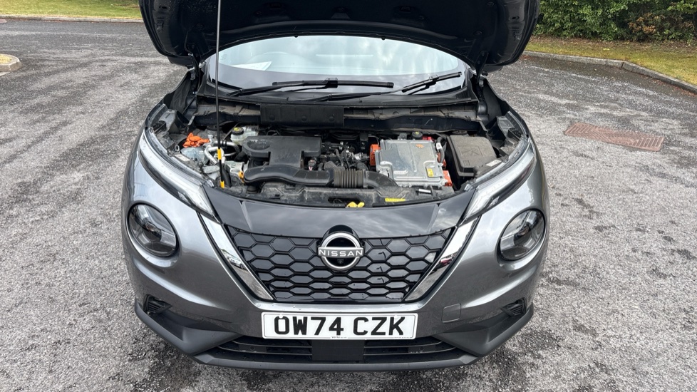 Nissan Juke 1.6 Hybrid Tekna 5dr Auto Hybrid Hatchback - Image 8