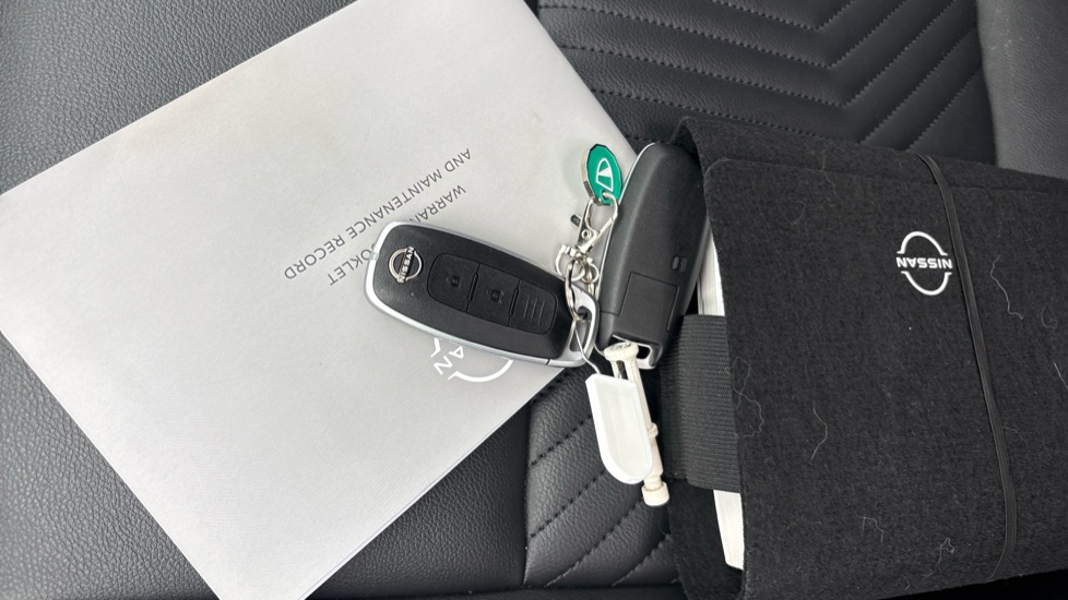 Nissan Juke 1.6 Hybrid Tekna 5dr Auto Hybrid Hatchback - Image 19