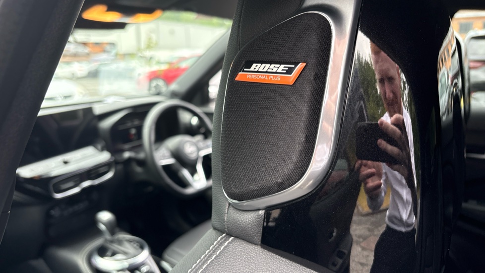 Nissan Juke 1.6 Hybrid Tekna 5dr Auto Hybrid Hatchback - Image 21