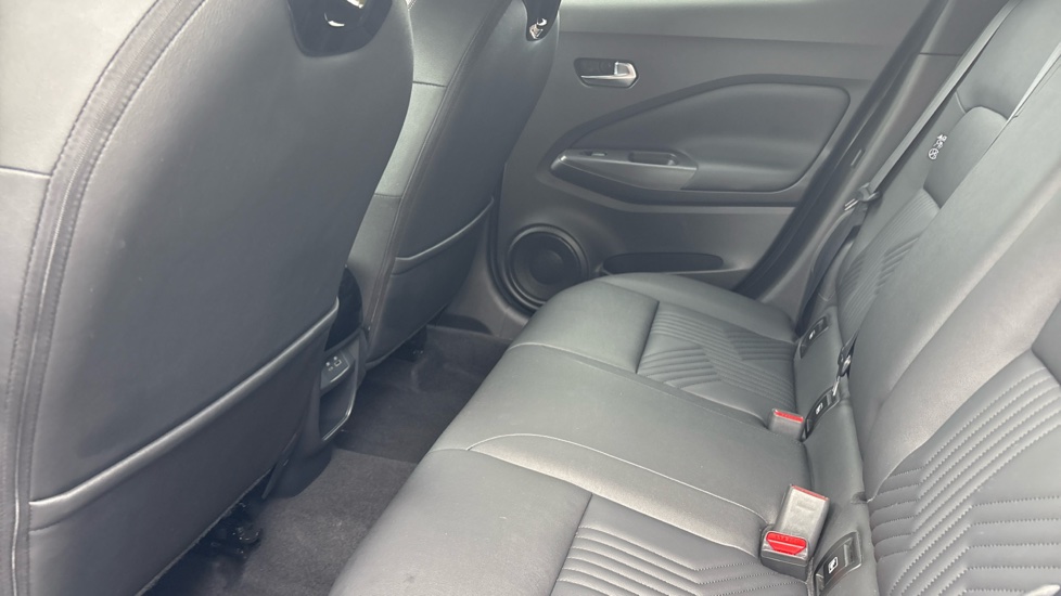 Nissan Juke 1.6 Hybrid Tekna 5dr Auto Hybrid Hatchback - Image 24