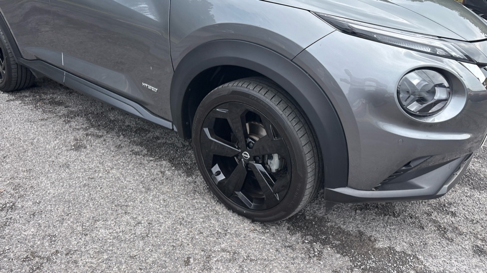 Nissan Juke 1.6 Hybrid Tekna 5dr Auto Hybrid Hatchback - Image 27