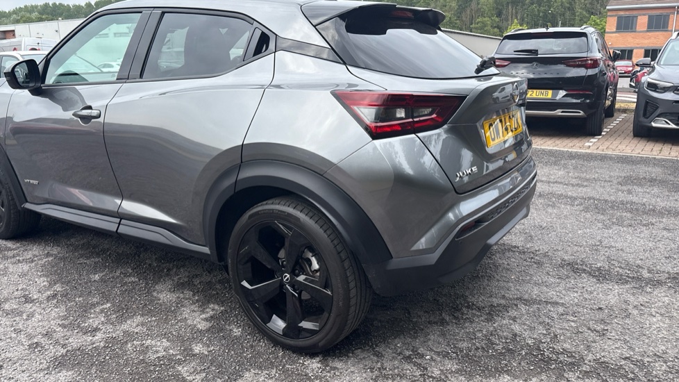 Nissan Juke 1.6 Hybrid Tekna 5dr Auto Hybrid Hatchback - Image 32