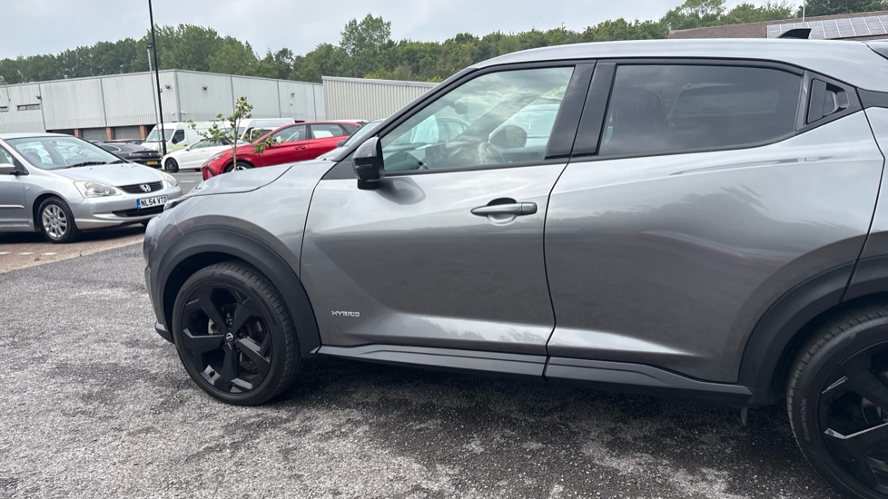 Nissan Juke 1.6 Hybrid Tekna 5dr Auto Hybrid Hatchback - Image 33