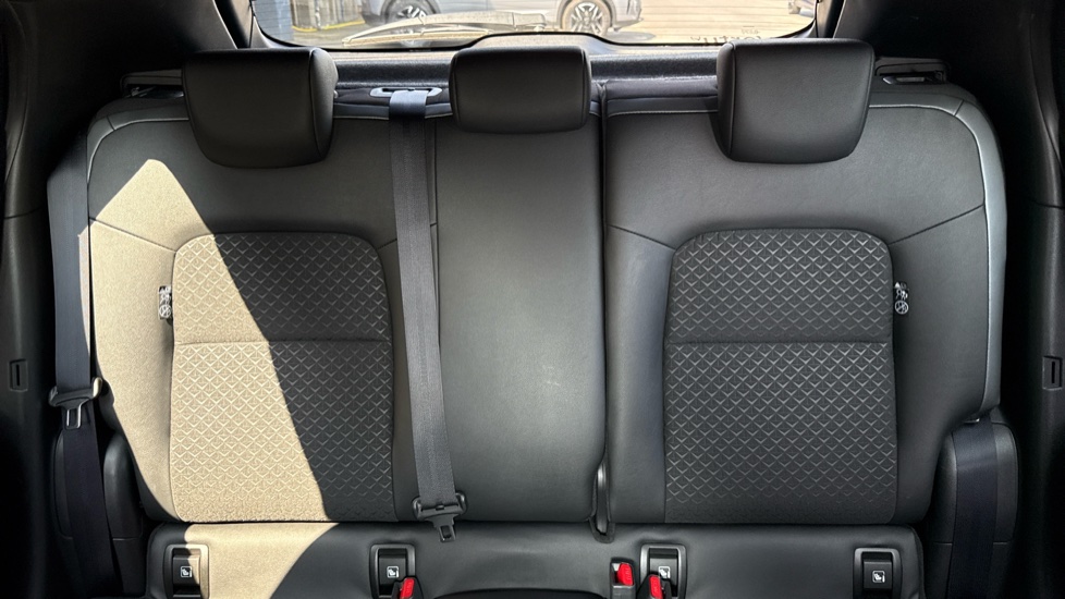 Nissan Juke 1.0 DiG-T 114 N-Connecta 5dr DCT Petrol Hatchback - Image 15