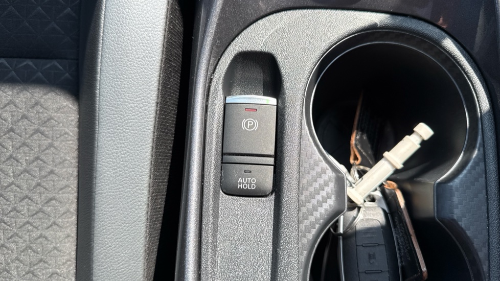 Nissan Juke 1.0 DiG-T 114 N-Connecta 5dr DCT Petrol Hatchback - Image 21