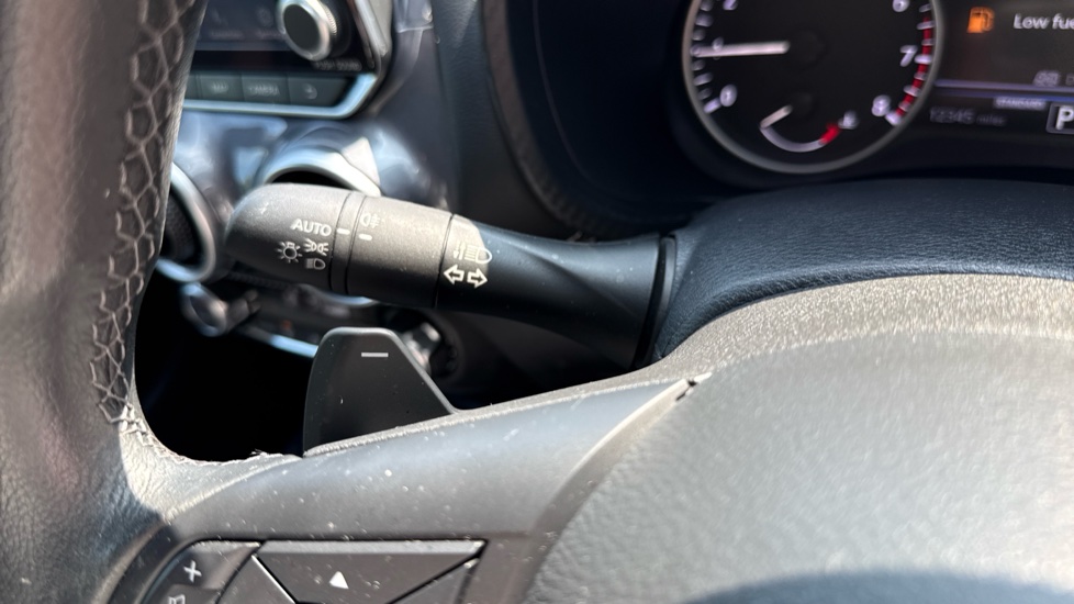 Nissan Juke 1.0 DiG-T 114 N-Connecta 5dr DCT Petrol Hatchback - Image 30