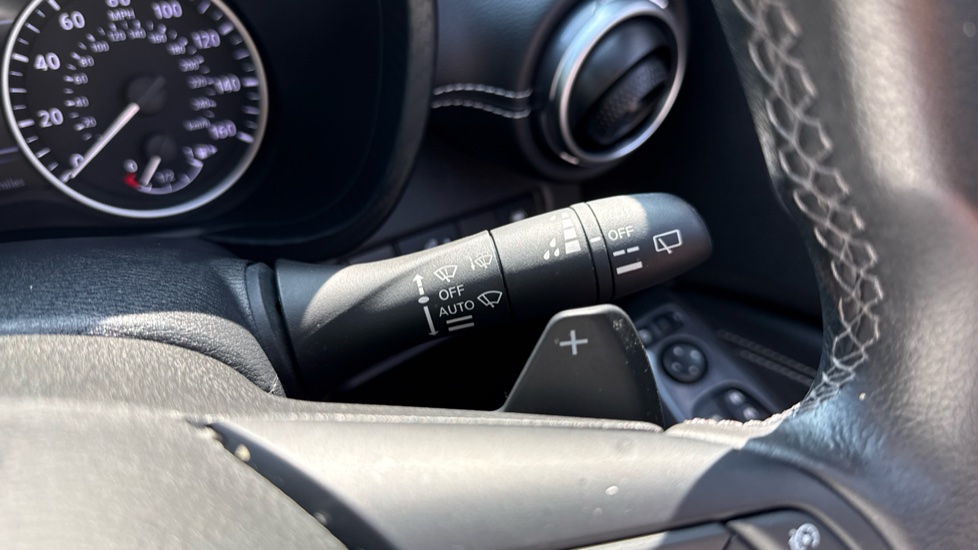 Nissan Juke 1.0 DiG-T 114 N-Connecta 5dr DCT Petrol Hatchback - Image 31