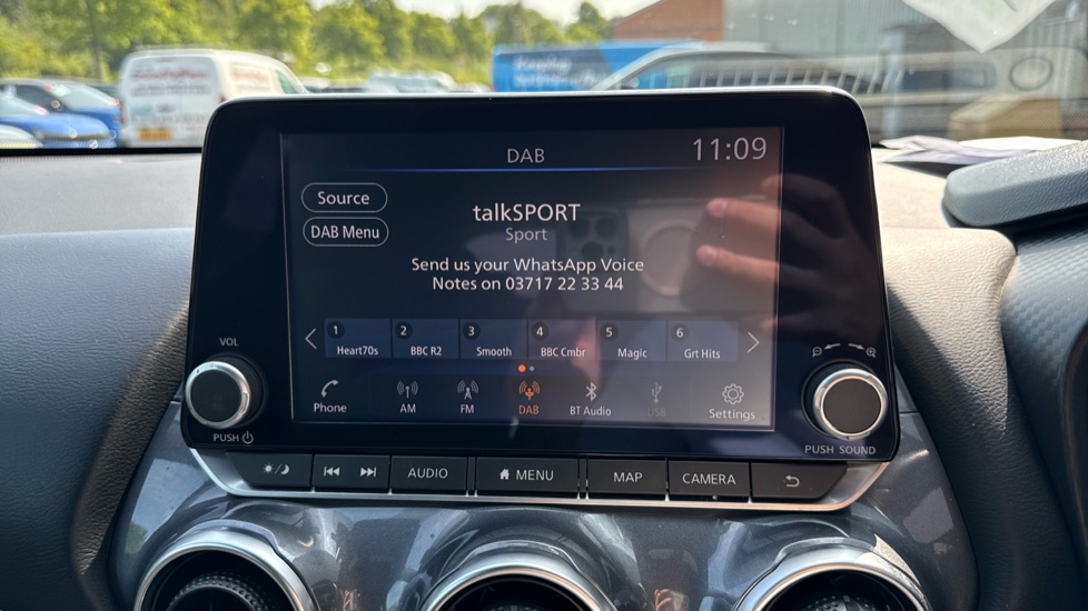 Nissan Juke 1.0 DiG-T 114 N-Connecta 5dr DCT Petrol Hatchback - Image 36