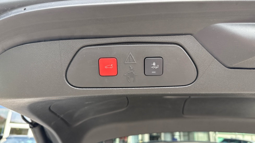 Vauxhall Grandland 1.2 Turbo Ultimate 5dr Petrol Hatchback - Image 21