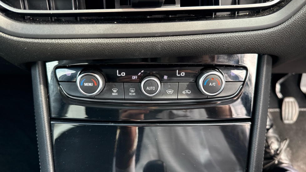 Vauxhall Grandland 1.2 Turbo Ultimate 5dr Petrol Hatchback - Image 27