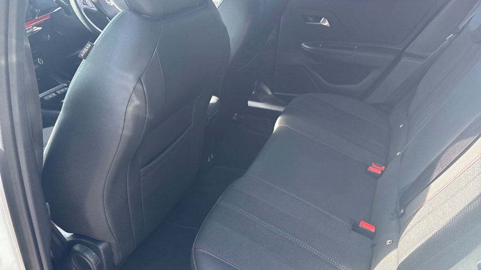 Vauxhall Mokka 100kW GS 50kWh 5dr Auto Electric Hatchback - Image 16