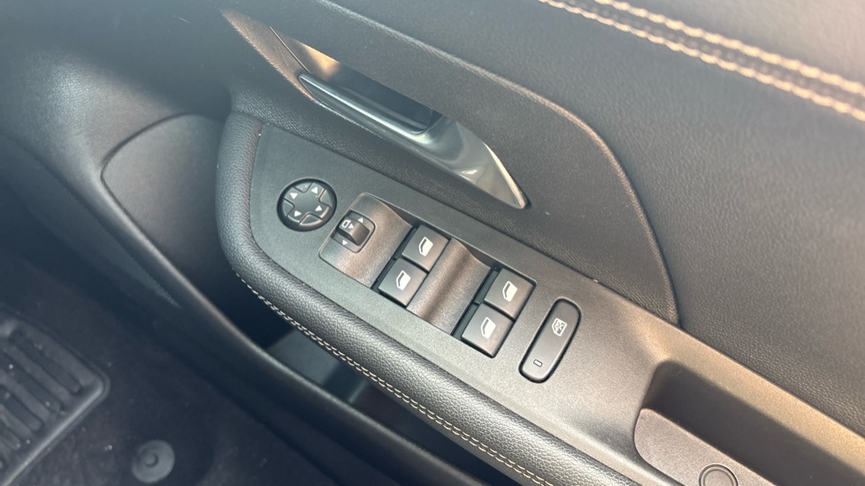 Vauxhall Mokka 100kW GS 50kWh 5dr Auto Electric Hatchback - Image 36